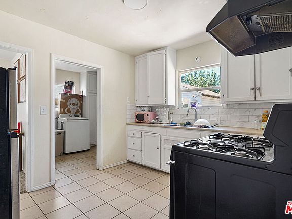 3rd image of 614 Ray St