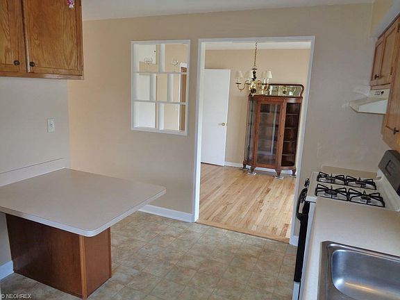 4th image of 5732 Champaign Ave