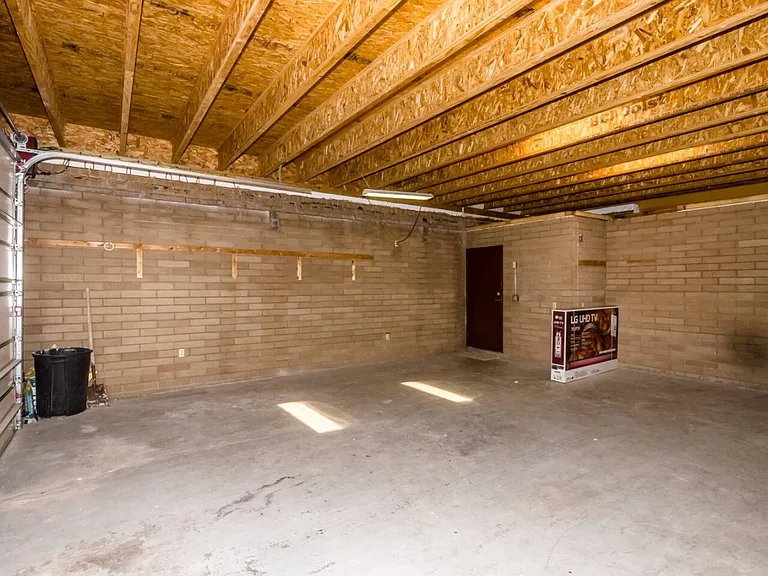 2906 Castaway Dr — Photo 60