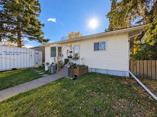 8119 NE 34th Ave NW, Calgary, AB T3B 1P8