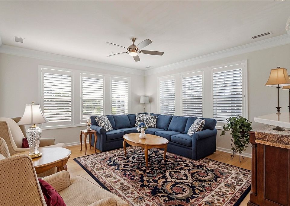 1st image of 6 Overlook Dr #305
