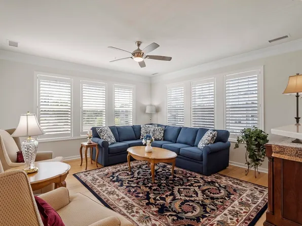6 Overlook Dr #305, Andover, MA 01810