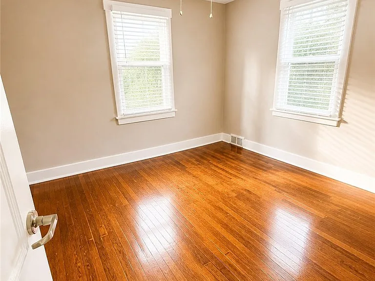 756 Shady Dr E — Photo 4