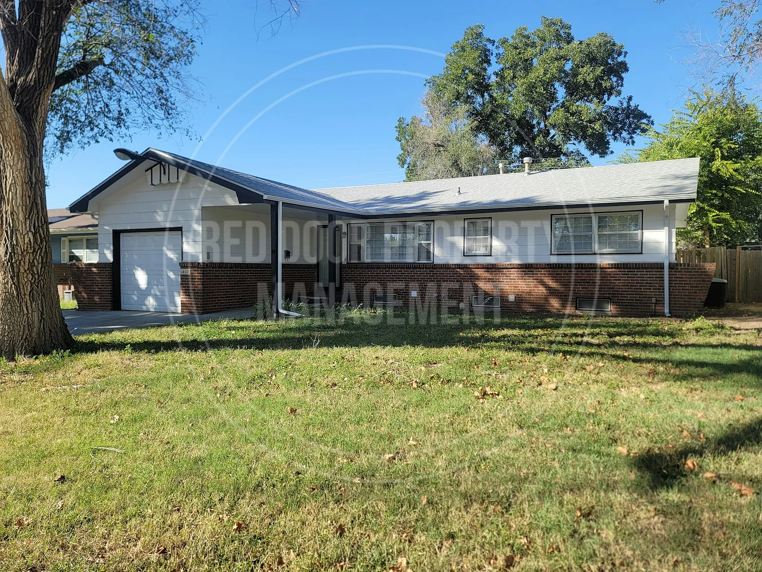 1402 West Lotus Street — Photo 3