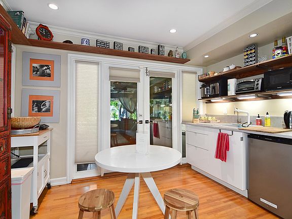 4th image of 23023 Leonora Dr