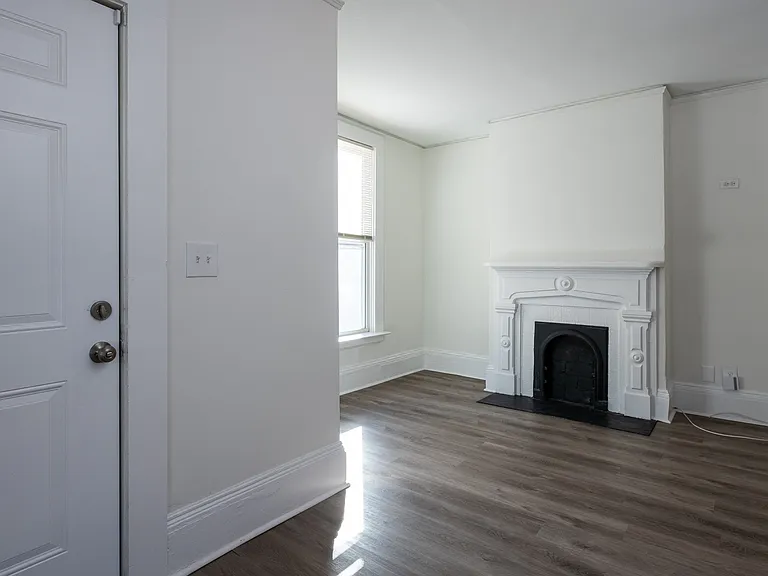 406 Paines Ave NW — Photo 4