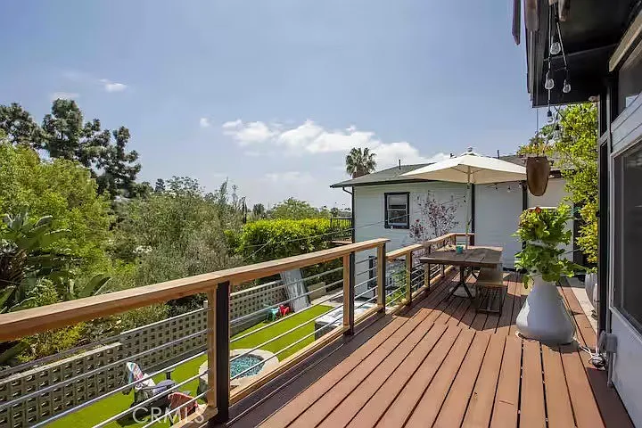 4 bed, 3.5 bath, 1608 sqft, $8,750 — Photo 2