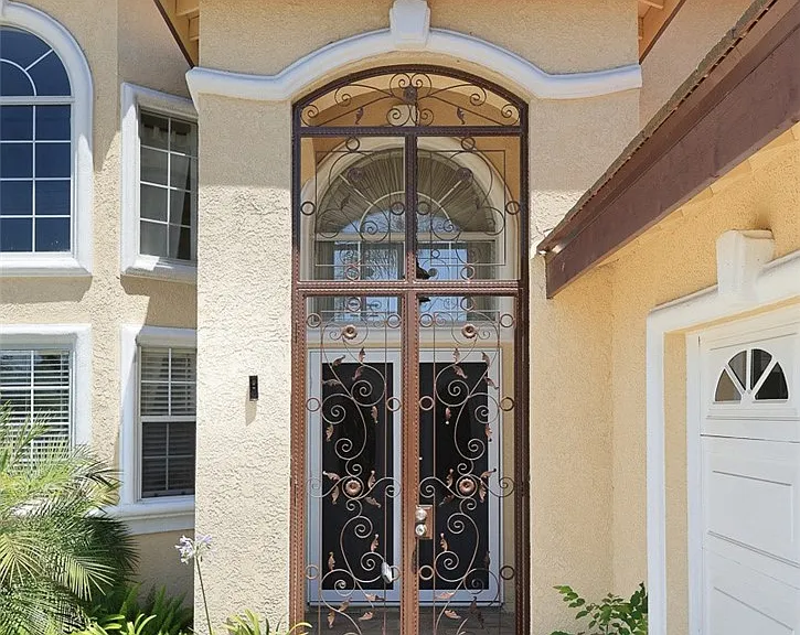5558 N Charlotte Ave — Photo 3