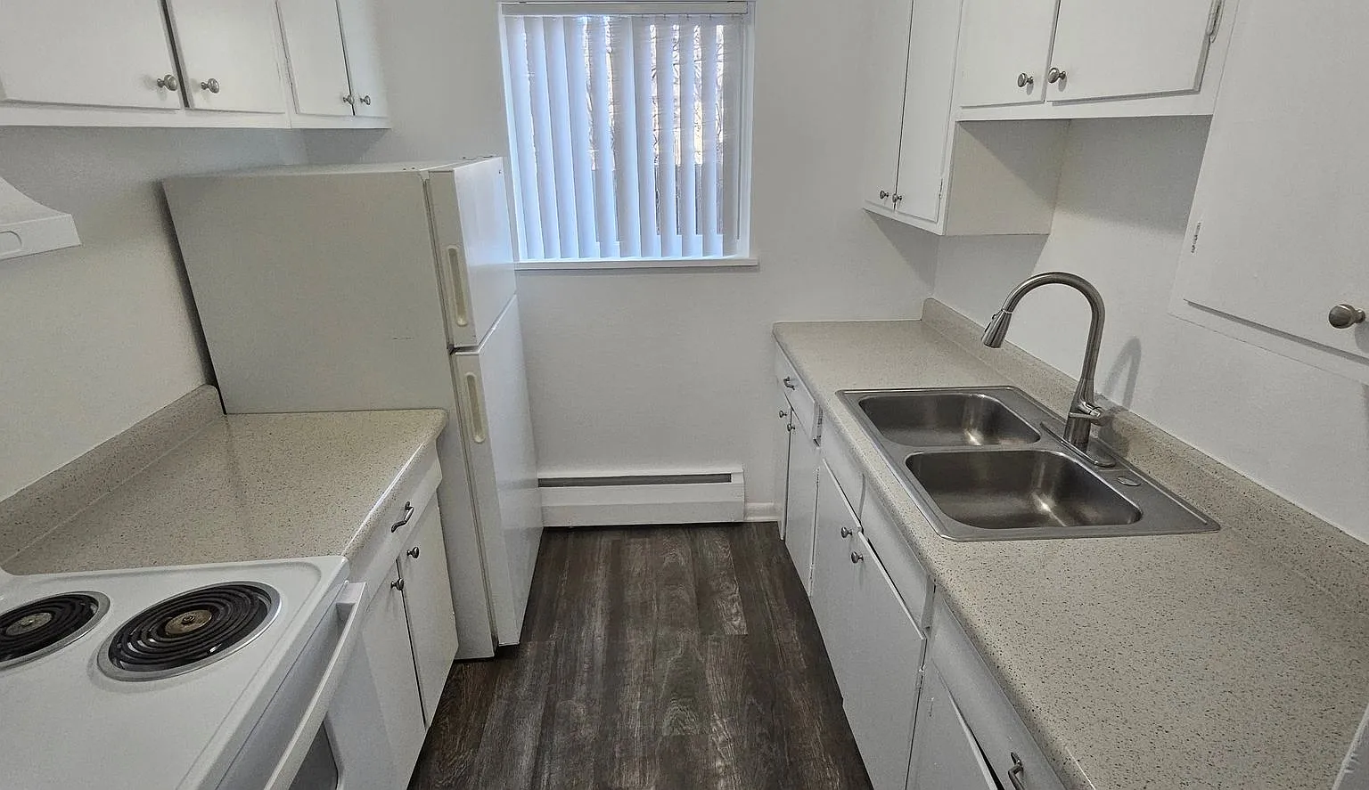 The Village Green Apartments — Photo 4