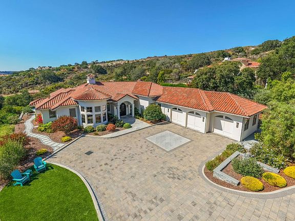 2nd image of 706 Tesoro Rd