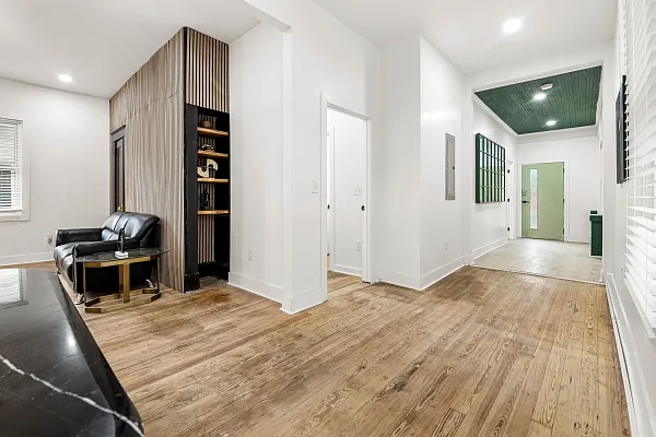 5 bed, 1580 sqft, $2,700 — Photo 4