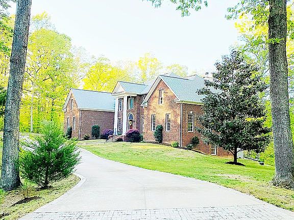 3rd image of 20 Hartlake Dr