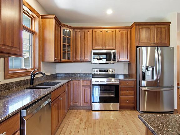 3rd image of 2912 Putnam Glen Place