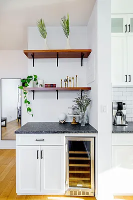 Rented by SERHANT. | media 11