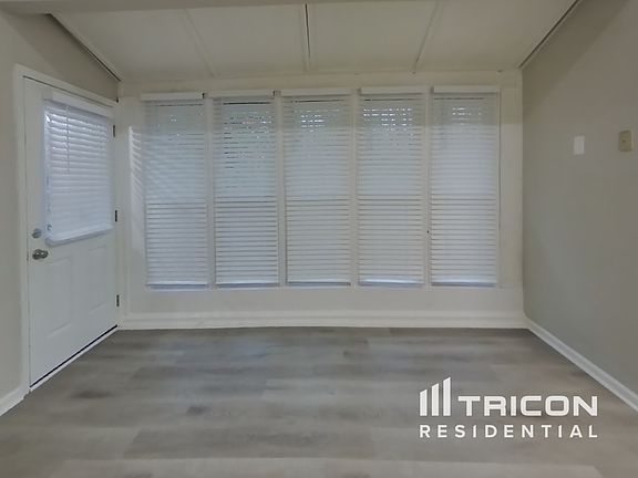 5th image of 8606 Dogwood Ct