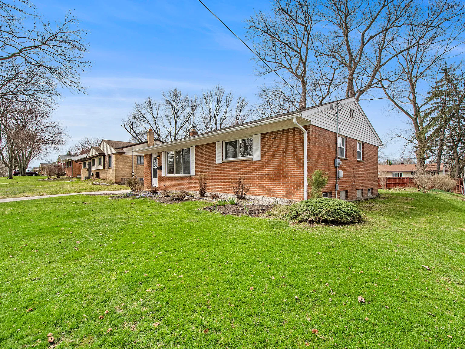 3 bed, 1586 sqft, $2,600 — Photo 4