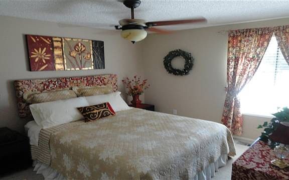 5th image of 309 E Shenandoah Dr