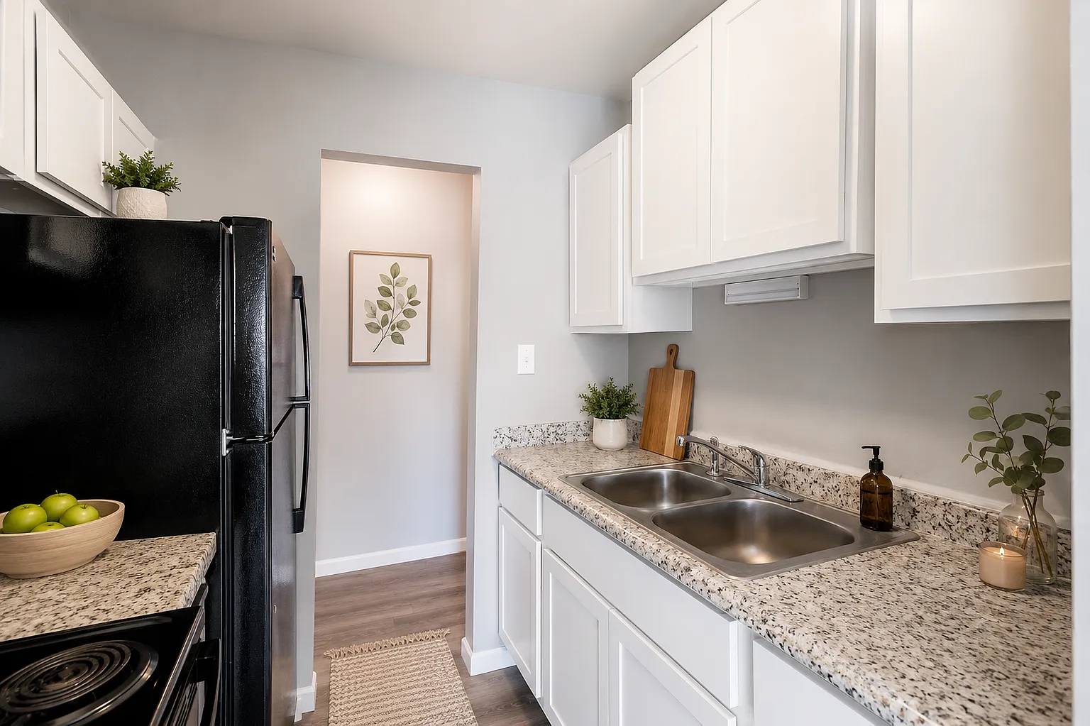 Hubbard Oaks Apartments — Photo 3