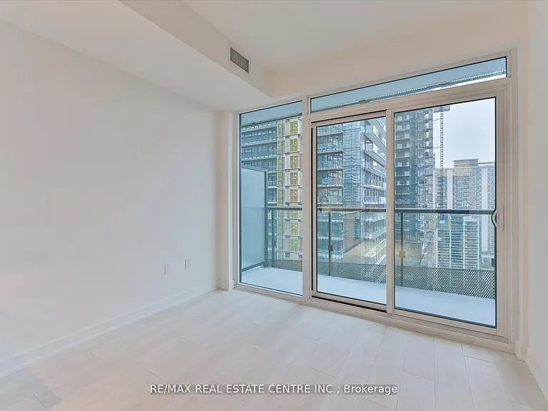 117 Broadway Ave #1406 — Photo 8