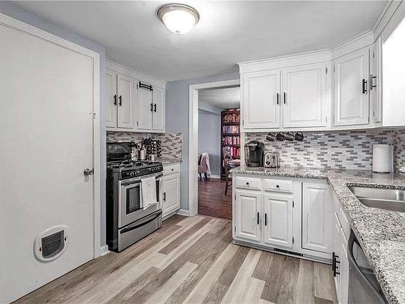 4th image of 140 Avalon Dr