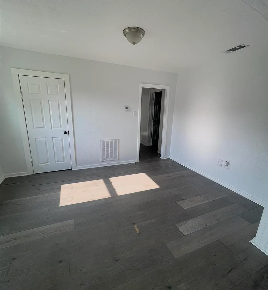 3 bed, 1182 sqft, $1,200 — Photo 1