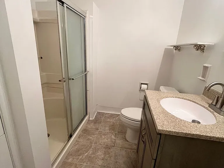 5009 E Linden Ln — Photo 13