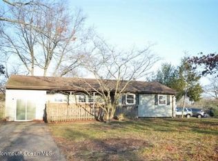 1398 Mountain View Dr, Toms River, NJ 08753