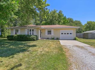 415 S Ridge St, Arcola, IL 61910