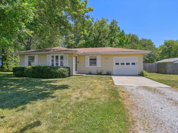 415 S Ridge St, Arcola, IL 61910