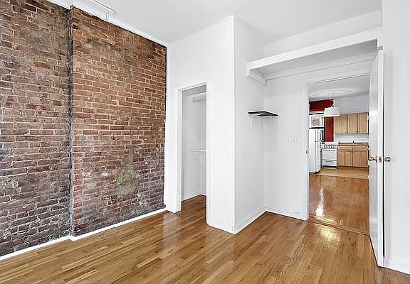 5th image of 448 W 54th St APT 5c