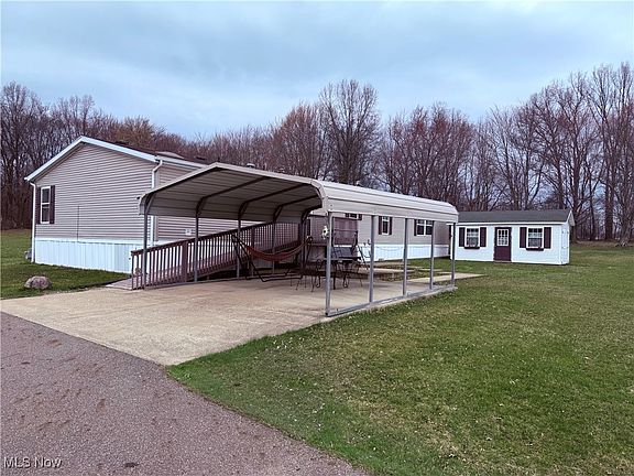 2nd image of 8 Cedarwood Dr