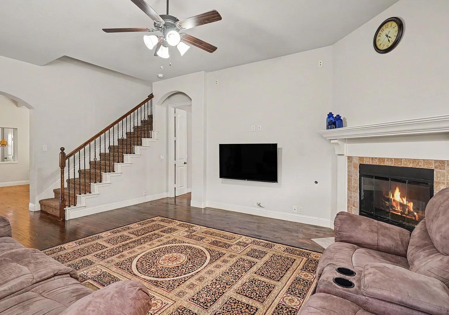 Welcome to 2412 Lynbridge Dr. This home offers original hardwood flooring, comes equipped with a ... — Photo 4