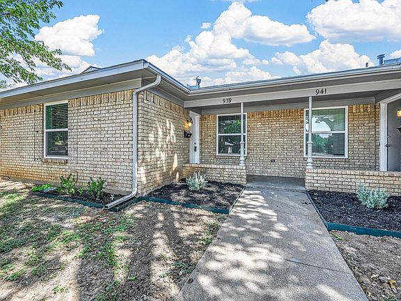 2nd image of 939-941 Lindy Ct #939