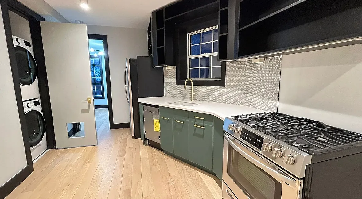 2 bed, $2,800 — Photo 1