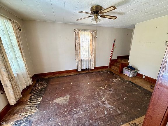 3rd image of 836 Stiles Ave