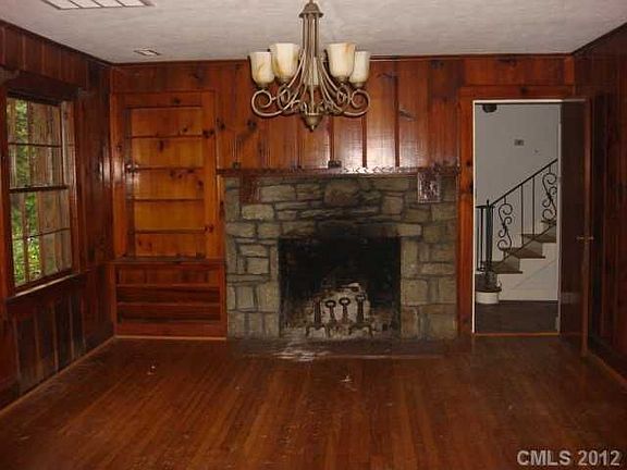 2nd image of 1379 S Aspen St