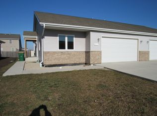 924 W Bergera Rd, Braidwood, IL 60408