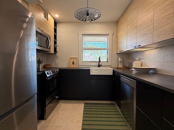 5th image of 2688 Dudley Drive E #B