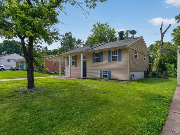 1420 Columbus Dr, Saint Louis, MO 63138