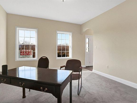 5th image of 13 Grandview Dr