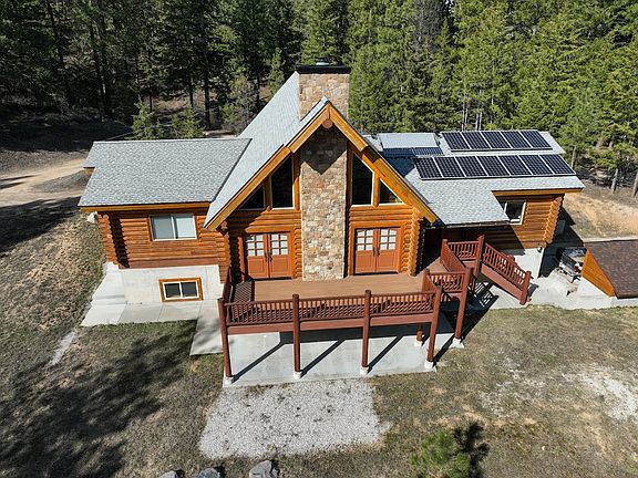 2nd image of 1009 Bourne Loop