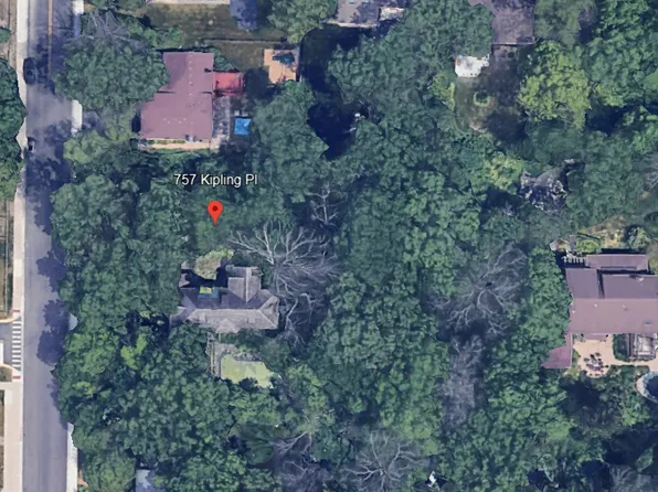 757 Kipling St, Deerfield, IL 60015