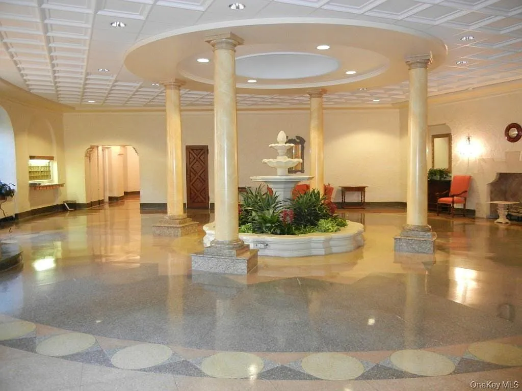 1 bed, 1.0 bath, 1000 sqft, $3,400 — Photo 2