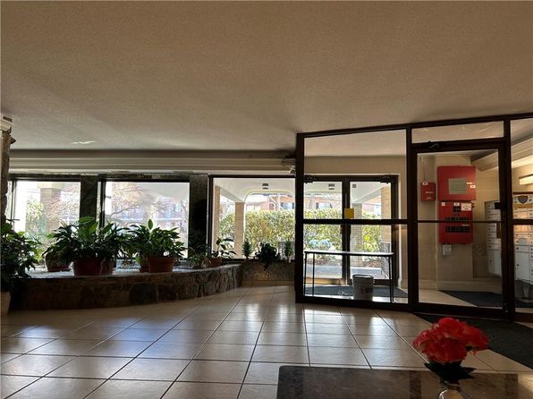 200 Hoffman Ave APT 206, Cranston, RI 02920