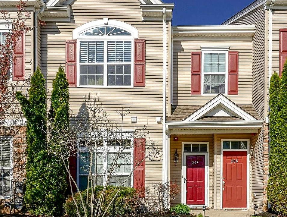 1st image of 207 Raphael Ct
