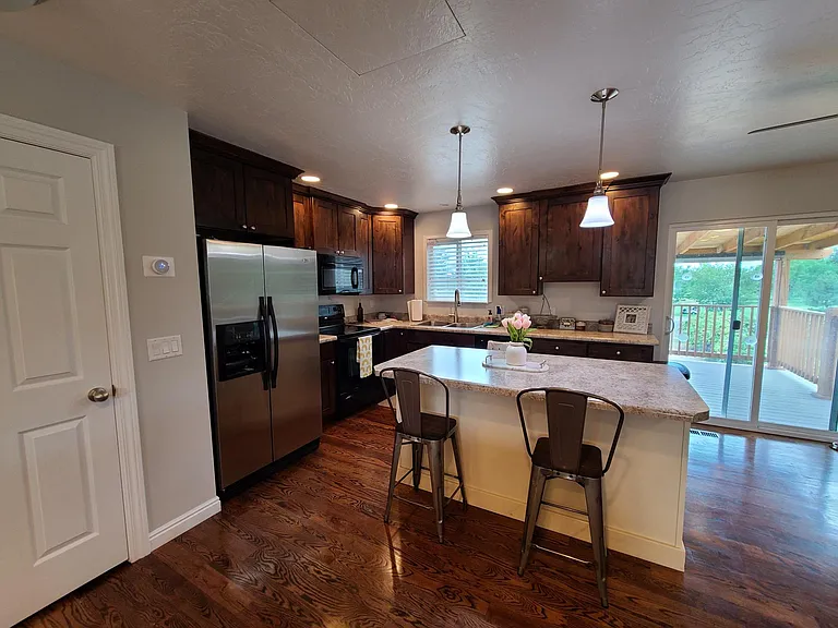 937 N 900 W — Photo 4