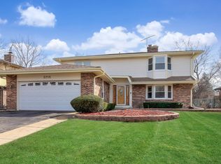 3715 Keenan Ln, Glenview, IL 60026