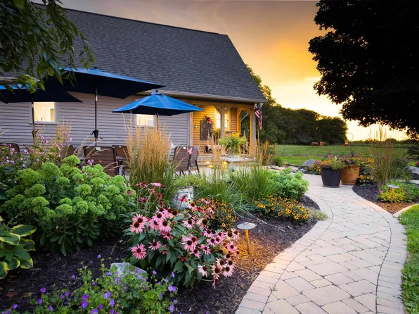 1823-800 East Rd, Wyoming, IL 61491