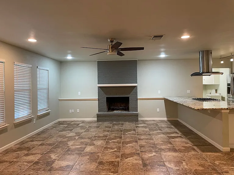 1360 Poppy Ln — Photo 6