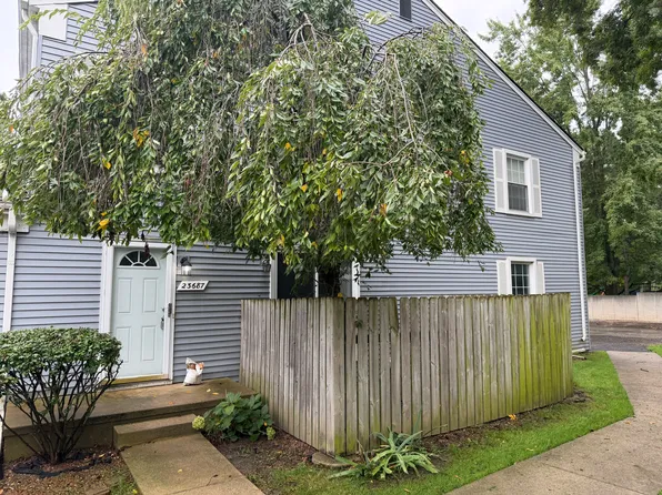 23687 Stonehenge Blvd, Novi, MI
